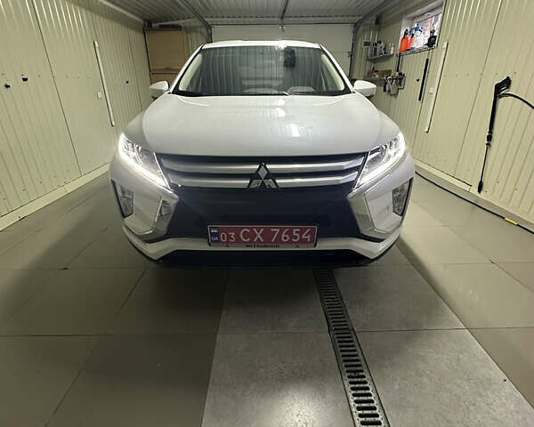 Білий Міцубісі Eclipse Cross, об'ємом двигуна 0 л та пробігом 32 тис. км за 16800 $, фото 19 на Automoto.ua