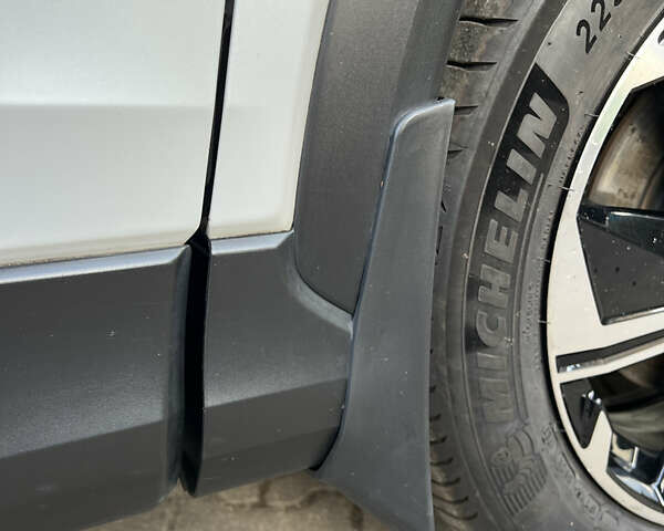 Білий Міцубісі Eclipse Cross, об'ємом двигуна 2.36 л та пробігом 49 тис. км за 30900 $, фото 68 на Automoto.ua