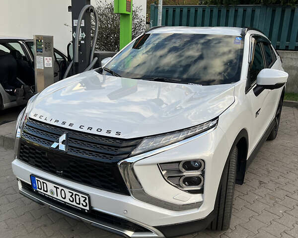 Білий Міцубісі Eclipse Cross, об'ємом двигуна 2.36 л та пробігом 49 тис. км за 30900 $, фото 12 на Automoto.ua