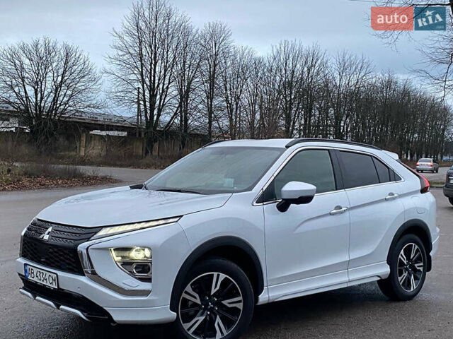 Белый Мицубиси Eclipse Cross, объемом двигателя 1.5 л и пробегом 47 тыс. км за 21200 $, фото 2 на Automoto.ua