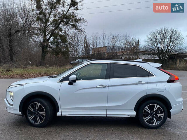 Белый Мицубиси Eclipse Cross, объемом двигателя 1.5 л и пробегом 47 тыс. км за 21200 $, фото 4 на Automoto.ua