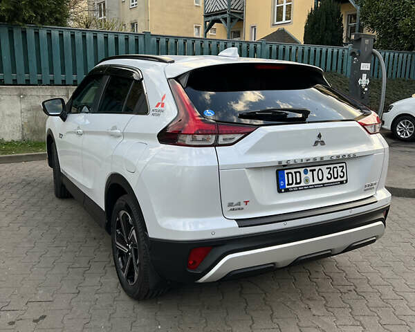 Білий Міцубісі Eclipse Cross, об'ємом двигуна 2.36 л та пробігом 49 тис. км за 30900 $, фото 8 на Automoto.ua