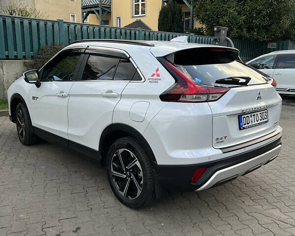 Білий Міцубісі Eclipse Cross, об'ємом двигуна 2.36 л та пробігом 49 тис. км за 30900 $, фото 9 на Automoto.ua