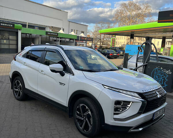 Білий Міцубісі Eclipse Cross, об'ємом двигуна 2.36 л та пробігом 49 тис. км за 30900 $, фото 4 на Automoto.ua