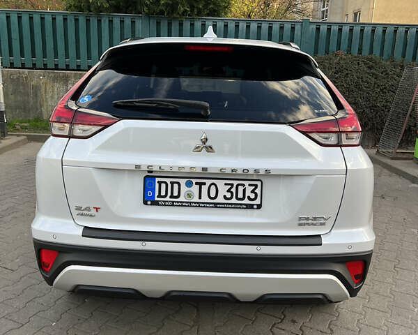Білий Міцубісі Eclipse Cross, об'ємом двигуна 2.36 л та пробігом 49 тис. км за 30900 $, фото 7 на Automoto.ua