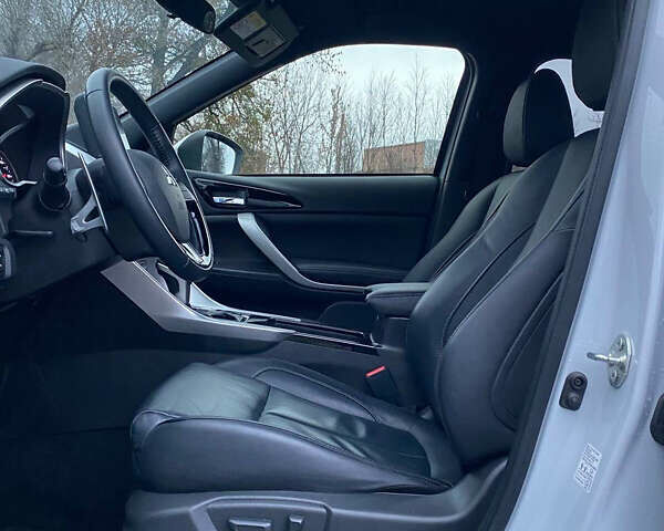 Белый Мицубиси Eclipse Cross, объемом двигателя 1.5 л и пробегом 47 тыс. км за 21200 $, фото 23 на Automoto.ua
