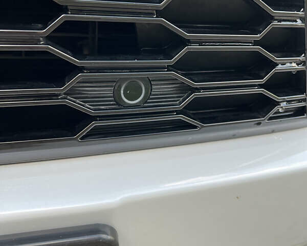 Білий Міцубісі Eclipse Cross, об'ємом двигуна 2.36 л та пробігом 49 тис. км за 30900 $, фото 18 на Automoto.ua