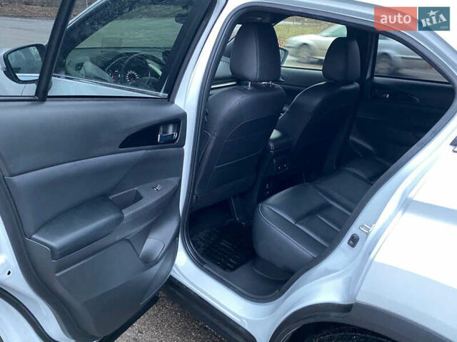 Белый Мицубиси Eclipse Cross, объемом двигателя 1.5 л и пробегом 47 тыс. км за 21200 $, фото 26 на Automoto.ua