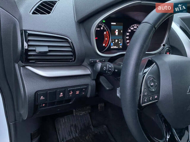 Белый Мицубиси Eclipse Cross, объемом двигателя 1.5 л и пробегом 47 тыс. км за 21200 $, фото 24 на Automoto.ua