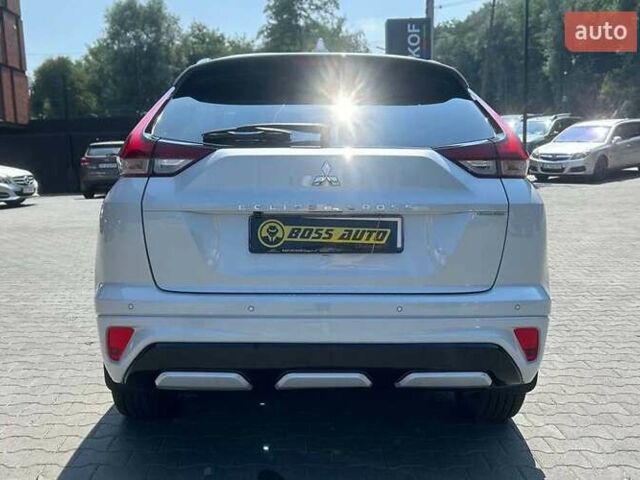 Белый Мицубиси Eclipse Cross, объемом двигателя 2 л и пробегом 42 тыс. км за 24500 $, фото 4 на Automoto.ua