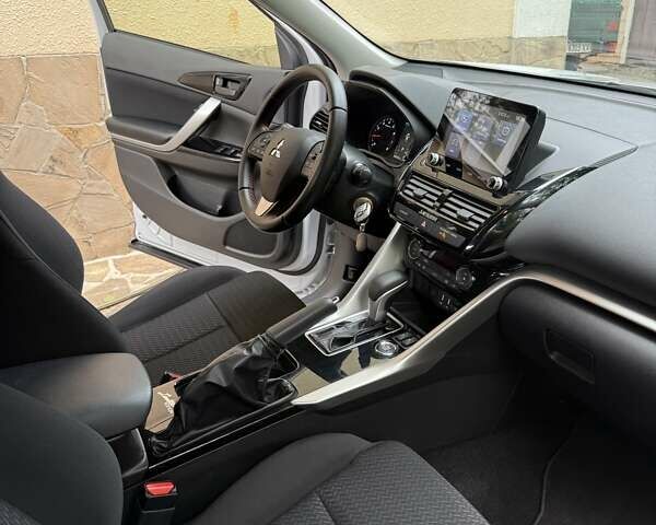 Білий Міцубісі Eclipse Cross, об'ємом двигуна 1.5 л та пробігом 7 тис. км за 21998 $, фото 45 на Automoto.ua