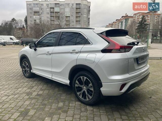 Белый Мицубиси Eclipse Cross, объемом двигателя 2 л и пробегом 43 тыс. км за 22500 $, фото 5 на Automoto.ua