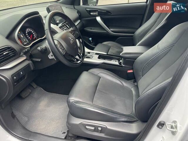 Белый Мицубиси Eclipse Cross, объемом двигателя 2 л и пробегом 43 тыс. км за 22500 $, фото 12 на Automoto.ua