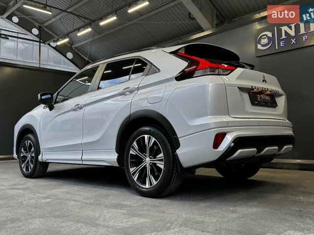 Белый Мицубиси Eclipse Cross, объемом двигателя 2 л и пробегом 96 тыс. км за 23500 $, фото 11 на Automoto.ua
