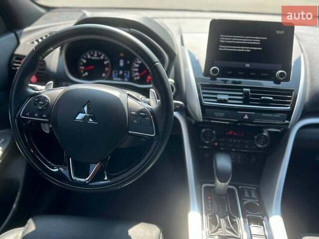 Белый Мицубиси Eclipse Cross, объемом двигателя 2 л и пробегом 42 тыс. км за 24500 $, фото 10 на Automoto.ua