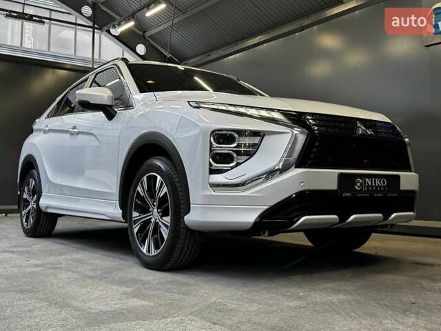 Белый Мицубиси Eclipse Cross, объемом двигателя 2 л и пробегом 96 тыс. км за 23500 $, фото 32 на Automoto.ua