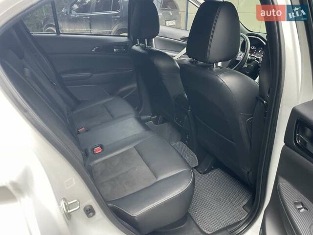 Белый Мицубиси Eclipse Cross, объемом двигателя 2 л и пробегом 43 тыс. км за 22500 $, фото 19 на Automoto.ua