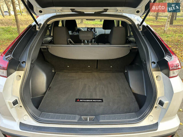 Білий Міцубісі Eclipse Cross, об'ємом двигуна 1.5 л та пробігом 72 тис. км за 22000 $, фото 22 на Automoto.ua
