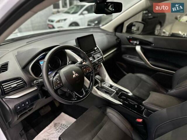 Білий Міцубісі Eclipse Cross, об'ємом двигуна 1.5 л та пробігом 14 тис. км за 19999 $, фото 11 на Automoto.ua