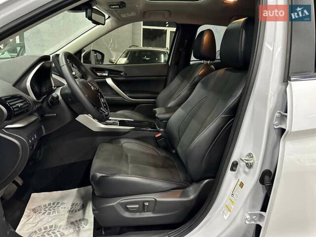 Білий Міцубісі Eclipse Cross, об'ємом двигуна 1.5 л та пробігом 14 тис. км за 19999 $, фото 10 на Automoto.ua