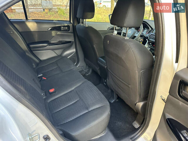 Белый Мицубиси Eclipse Cross, объемом двигателя 1.5 л и пробегом 72 тыс. км за 19999 $, фото 25 на Automoto.ua