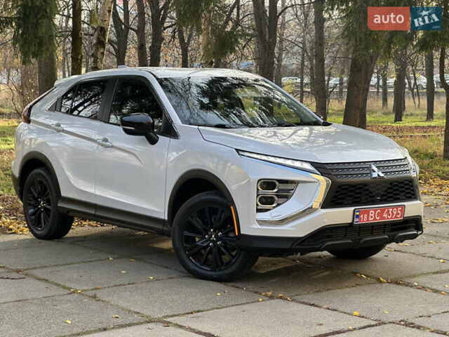 Белый Мицубиси Eclipse Cross, объемом двигателя 1.5 л и пробегом 72 тыс. км за 19999 $, фото 2 на Automoto.ua