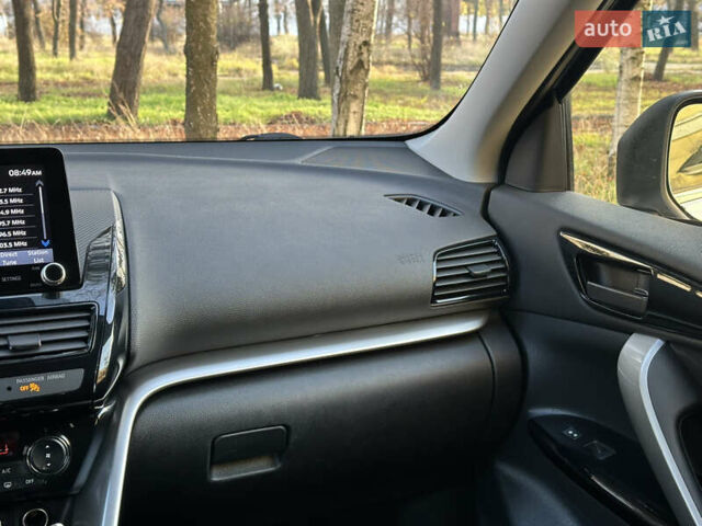 Білий Міцубісі Eclipse Cross, об'ємом двигуна 1.5 л та пробігом 72 тис. км за 22000 $, фото 33 на Automoto.ua