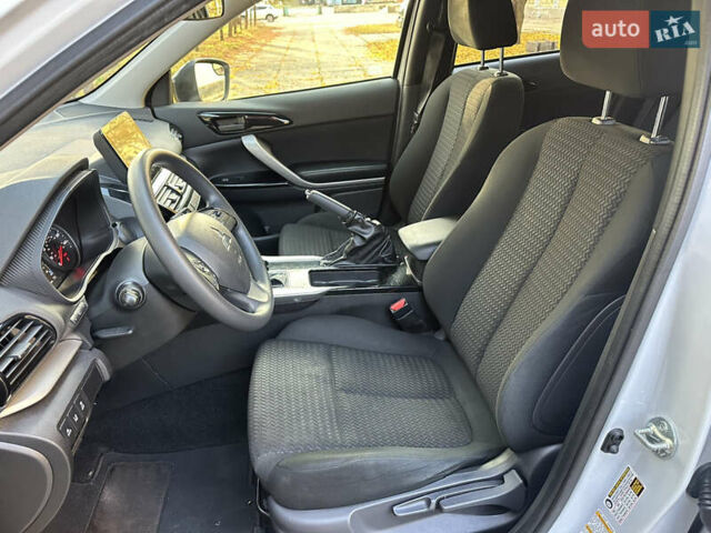 Белый Мицубиси Eclipse Cross, объемом двигателя 1.5 л и пробегом 72 тыс. км за 19999 $, фото 18 на Automoto.ua