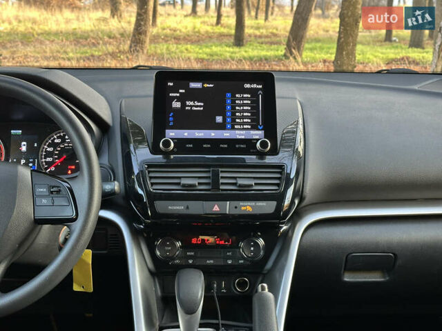 Білий Міцубісі Eclipse Cross, об'ємом двигуна 1.5 л та пробігом 72 тис. км за 22000 $, фото 32 на Automoto.ua