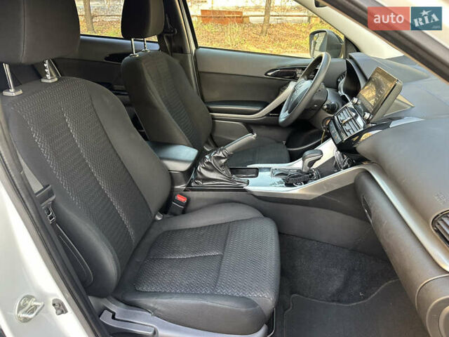 Белый Мицубиси Eclipse Cross, объемом двигателя 1.5 л и пробегом 72 тыс. км за 19999 $, фото 29 на Automoto.ua