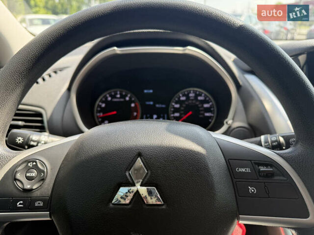 Черный Мицубиси Eclipse Cross, объемом двигателя 1.5 л и пробегом 115 тыс. км за 13500 $, фото 10 на Automoto.ua
