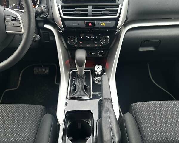 Чорний Міцубісі Eclipse Cross, об'ємом двигуна 1.5 л та пробігом 63 тис. км за 15500 $, фото 22 на Automoto.ua