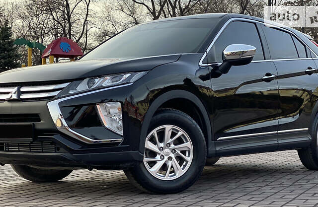 Черный Мицубиси Eclipse Cross, объемом двигателя 1.5 л и пробегом 70 тыс. км за 15000 $, фото 3 на Automoto.ua