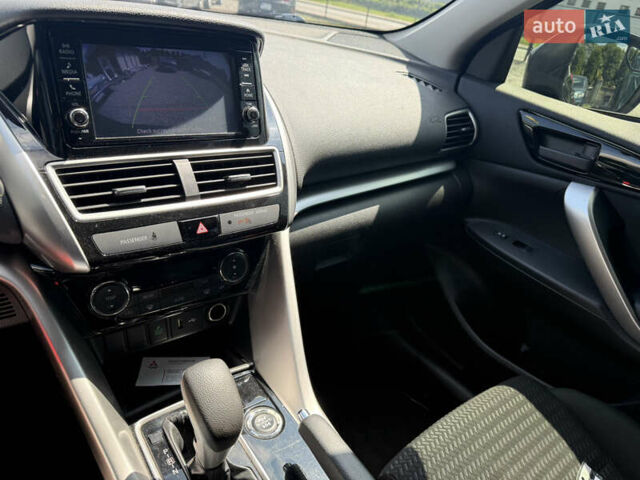Черный Мицубиси Eclipse Cross, объемом двигателя 1.5 л и пробегом 115 тыс. км за 13500 $, фото 11 на Automoto.ua
