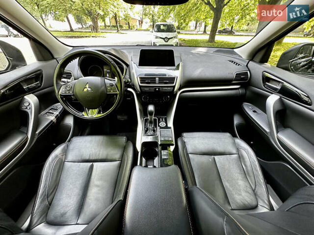 Черный Мицубиси Eclipse Cross, объемом двигателя 1.5 л и пробегом 114 тыс. км за 16000 $, фото 14 на Automoto.ua