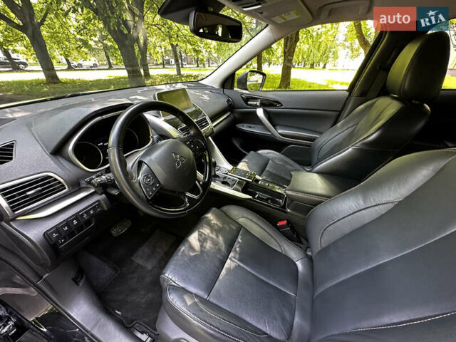 Черный Мицубиси Eclipse Cross, объемом двигателя 1.5 л и пробегом 114 тыс. км за 16000 $, фото 12 на Automoto.ua