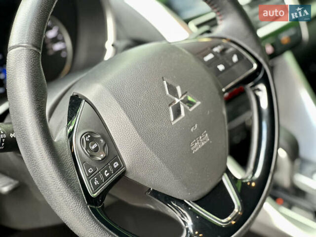 Чорний Міцубісі Eclipse Cross, об'ємом двигуна 1.5 л та пробігом 69 тис. км за 14350 $, фото 9 на Automoto.ua