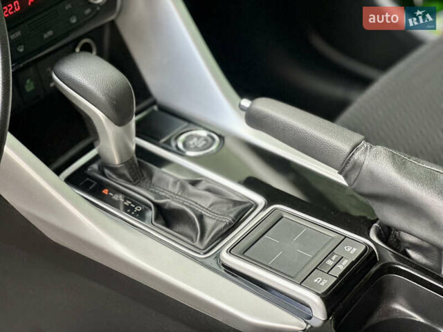 Черный Мицубиси Eclipse Cross, объемом двигателя 1.5 л и пробегом 69 тыс. км за 14800 $, фото 11 на Automoto.ua