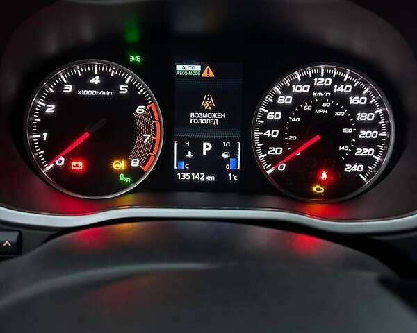 Черный Мицубиси Eclipse Cross, объемом двигателя 1.5 л и пробегом 135 тыс. км за 16800 $, фото 8 на Automoto.ua