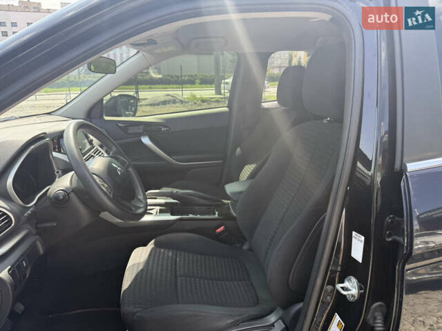 Черный Мицубиси Eclipse Cross, объемом двигателя 1.5 л и пробегом 115 тыс. км за 13500 $, фото 9 на Automoto.ua