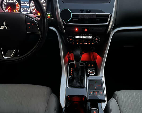 Черный Мицубиси Eclipse Cross, объемом двигателя 1.5 л и пробегом 123 тыс. км за 16900 $, фото 43 на Automoto.ua