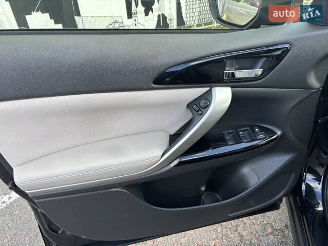 Черный Мицубиси Eclipse Cross, объемом двигателя 1.5 л и пробегом 125 тыс. км за 16200 $, фото 6 на Automoto.ua