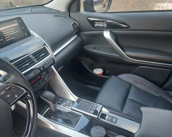 Черный Мицубиси Eclipse Cross, объемом двигателя 1.5 л и пробегом 41 тыс. км за 21700 $, фото 5 на Automoto.ua