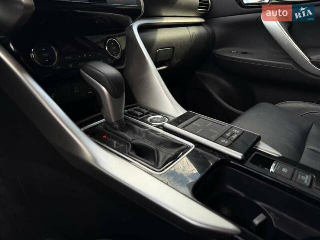 Черный Мицубиси Eclipse Cross, объемом двигателя 1.5 л и пробегом 84 тыс. км за 12000 $, фото 34 на Automoto.ua
