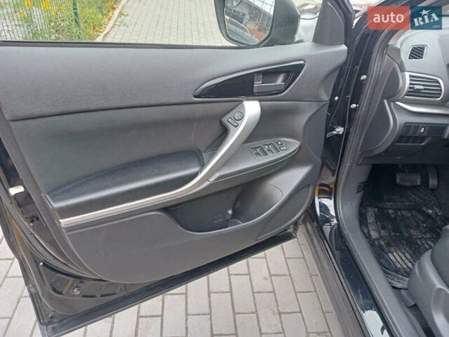Чорний Міцубісі Eclipse Cross, об'ємом двигуна 1.5 л та пробігом 150 тис. км за 15300 $, фото 11 на Automoto.ua
