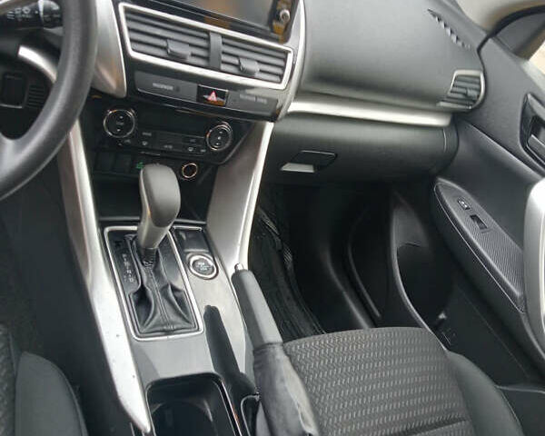 Чорний Міцубісі Eclipse Cross, об'ємом двигуна 1.5 л та пробігом 150 тис. км за 15300 $, фото 12 на Automoto.ua