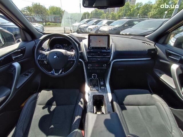 Черный Мицубиси Eclipse Cross, объемом двигателя 2.4 л и пробегом 16 тыс. км за 27790 $, фото 6 на Automoto.ua