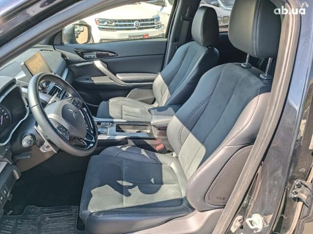 Черный Мицубиси Eclipse Cross, объемом двигателя 2.4 л и пробегом 16 тыс. км за 27790 $, фото 22 на Automoto.ua