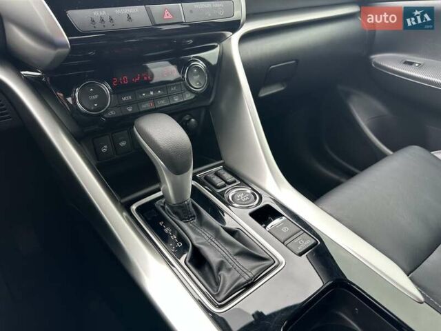 Черный Мицубиси Eclipse Cross, объемом двигателя 1.5 л и пробегом 12 тыс. км за 27900 $, фото 29 на Automoto.ua