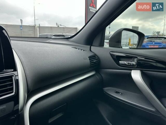 Чорний Міцубісі Eclipse Cross, об'ємом двигуна 1.5 л та пробігом 12 тис. км за 27900 $, фото 30 на Automoto.ua